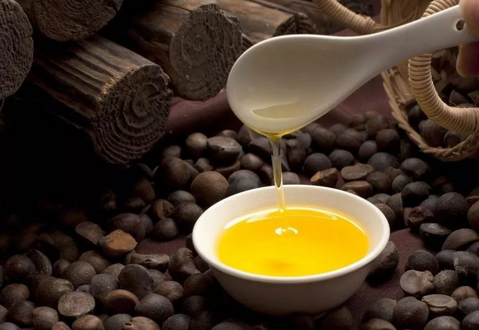 企鵝牌茶籽油雙螺桿榨油機(jī)，用心制造獲得客戶認(rèn)可(圖1)